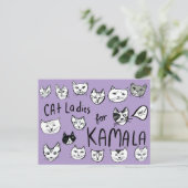 Carte Postale DAMES AUX CHATS pour KAMALA Mignon VOTE ÉLECTION (Debout devant)