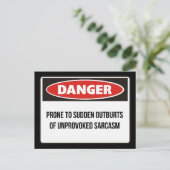 Carte Postale Danger - Sarcasme sans provocation (Debout devant)
