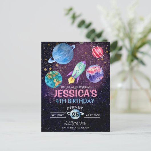 Carte postale d'anniversaire d'astronaute pour une (Debout devant)