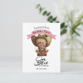 Carte postale d'anniversaire de Cowgirl mignonne (Debout devant)