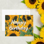 Carte postale d'anniversaire des tournesols<br><div class="desc">Rien n'est plus joyeux et ensoleillé que cette jolie carte d'anniversaire de tournesol. La belle police cursive lit Joyeux Anniversaire sur un terrain de jolis tournesols.</div>