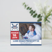 Carte postale d'annonce de naissance de baseball a (Debout devant)