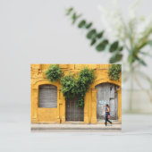 Carte Postale Dans la rue, Carthagène, Colombie (Debout devant)