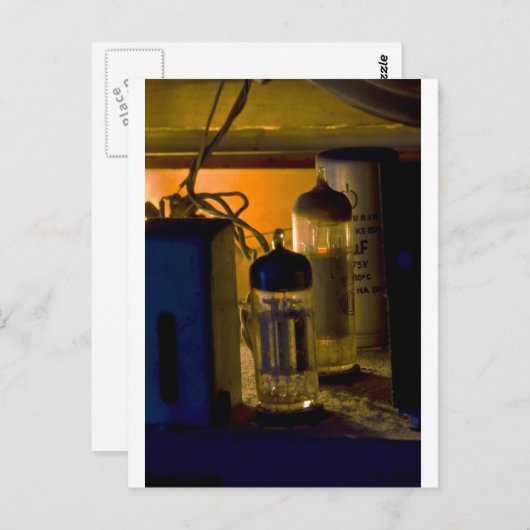 Carte Postale dans l'ancienne radio (Devant / Derrière)