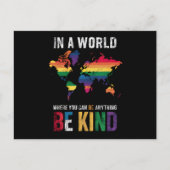 Carte Postale Dans Un Monde Où L'On Peut Être N'Importe Quoi (Devant)