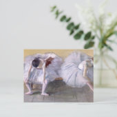 Carte Postale Danseuse de ballet s'étirant Edgar Degas (Debout devant)