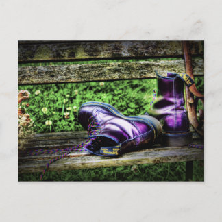 Carte postale d'art de bottes violettes