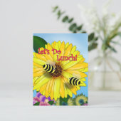 Carte Postale Date de déjeuner de l'abeille sur Fleur Jaune (Debout devant)