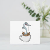Carte Postale Dauphin avec tasse de café (Debout devant)