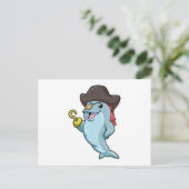 Carte Postale Dauphin en pirate avec cache-œil et main crochue (Debout devant)