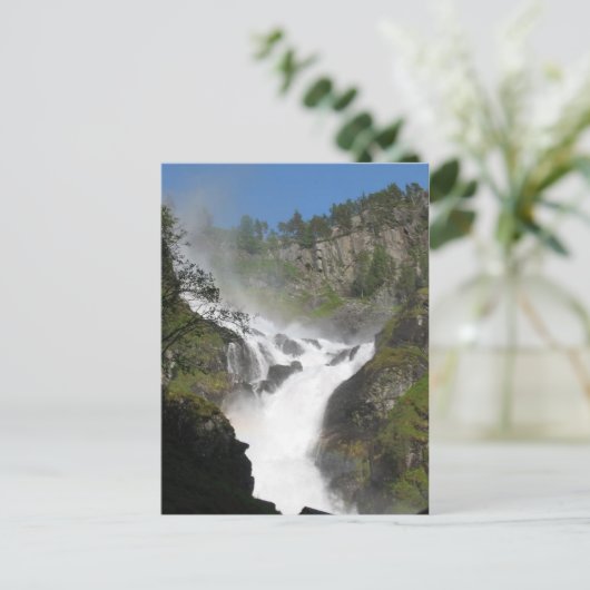 Carte postale de cascade (Debout devant)