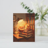 Carte postale de chat de bibliothèque cosy - Cadea (Debout devant)
