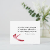 Carte postale de citation de vin et de bière de (Debout devant)