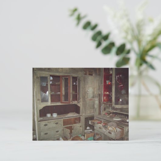 Carte postale de cuisine hantée (Debout devant)