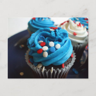 Carte postale de cupcakes rouge, blanc et bleu