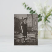 Carte postale de femme vintage (Debout devant)