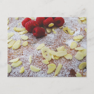 Carte postale de framboise et de gâteau aux amande