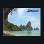 Carte postale de Krabi Thaïlande de plage de<br><div class="desc">Une vue de l'extrémité du sud de la plage de Tonsai dans Krabi,  Thaïlande,  regardant vers la plage de Railay occidentale. Voir mes autres articles de Krabi,  et plus des articles de la Thaïlande aussi !</div>