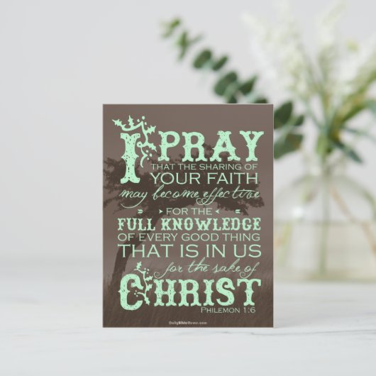 Carte postale de la Bible - Philemon 1:6 (Debout devant)