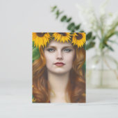 Carte postale de la femme à la couronne de tournes (Debout devant)