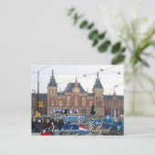 Carte postale de la gare centrale d'Amsterdam (Debout devant)