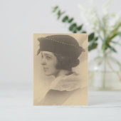 carte postale de la jeune femme (Debout devant)