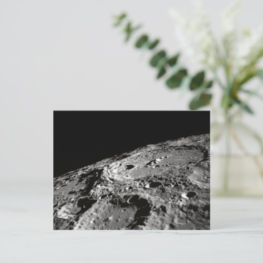Carte postale de la surface de la Lune (espace) (Debout devant)