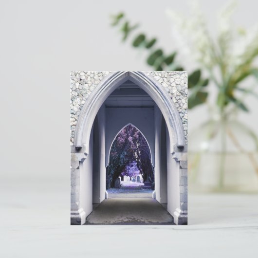 Carte postale de l'église (Debout devant)