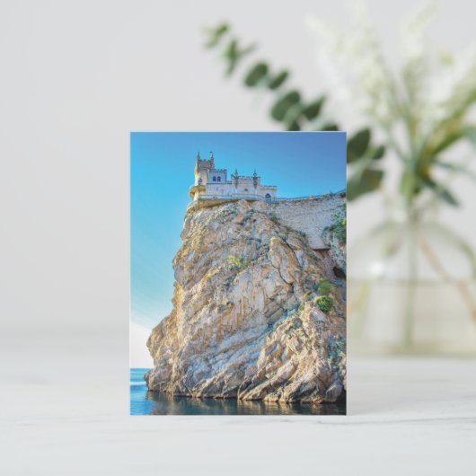 Carte postale de l'hirondelle le plus beau château (Debout devant)