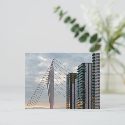 Carte postale de Manchester Architecture Media Cit (Debout devant)