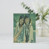 Carte Postale De mignons amis assis les uns à côté des autres (Debout devant)