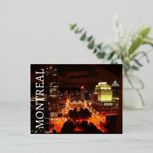 Carte postale de Montréal (Debout devant)