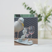 Carte postale de mouettes et de verres vides (Debout devant)