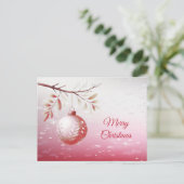 Carte postale de Noël avec boule décorative rose (Debout devant)