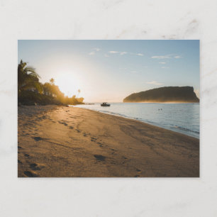 Carte postale de paysage de plage moderne dans la