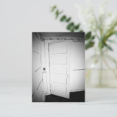 Carte postale de porte éffrayante (Debout devant)