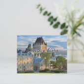 CARTE POSTALE DE QUÉBEC (Debout devant)