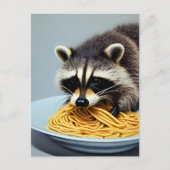 Carte postale de raton laveur mangeant des spaghet (Devant)