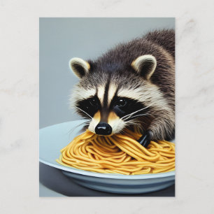 Carte postale de raton laveur mangeant des spaghet