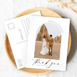 Carte postale de remerciement simple Mariage éléga<br><div class="desc">Express votre gratitude avec notre carte postale de remerciement Mariage élégant et simple. Cette carte postale est une belle façon de remercier vos invités, avec des calligraphies élégantes et votre photo mariage préférée. Son design sophistiqué ajoute une touche de classe, rendant votre appréciation sincère encore plus mémorable. Cette carte postale...</div>