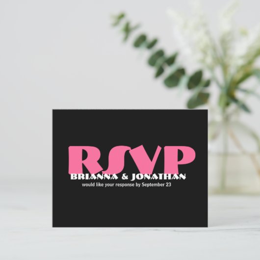 Carte postale de réponse Mariage RSVP noir et rose (Debout devant)