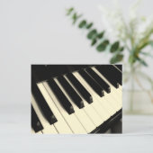 Carte postale de touches de piano (Debout devant)