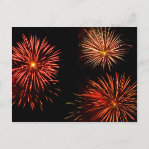 Carte postale de trio de feux d'artifice sur fond 