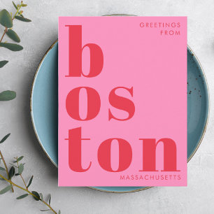 Carte postale de typographie rouge rose de Boston 