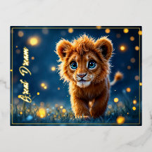 Lion de bébé magique marchant dans une nuit d'imag