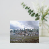 Carte postale de Vancouver (C.-B.) (Debout devant)