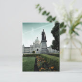 Carte postale de Victoria (Debout devant)