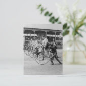 Carte Postale Début de la course à vélo (Debout devant)