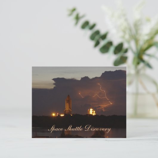 Carte postale Découverte de navette spatiale (Debout devant)