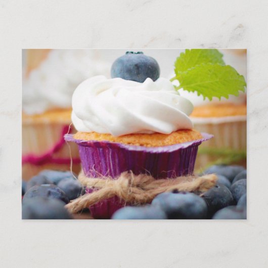 Carte Postale Delicious Blueberry Cupcake with Whipped Cream (Devant)